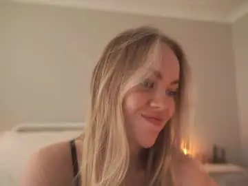 Chaturbate Live Sex Cam of bibi_it_is