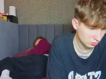 Chaturbate Live Sex Cam of crisp1nver_