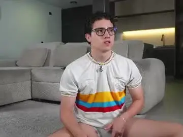 Chaturbate Live Sex of theohawke_