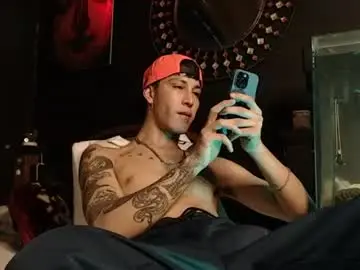 Chaturbate Free Live Porn of godly_huan