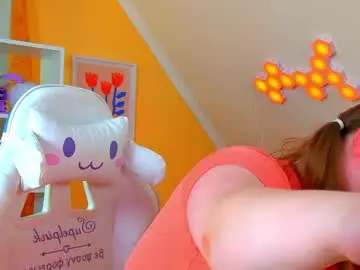 Chaturbate Live Sex Cam of melodymoores