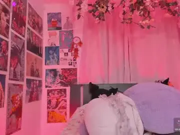 Chaturbate Live Sex Cam of misscurvytop