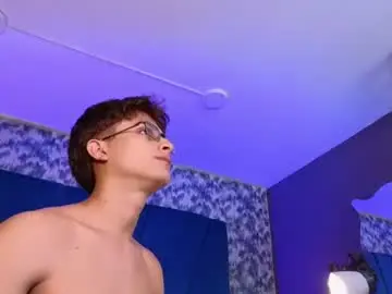 Chaturbate Adult Webcams of aaron_eze