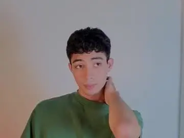Chaturbate Live Sex Cam of adrian_voss