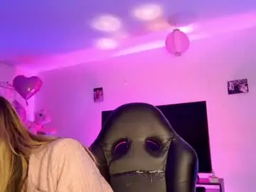 Chaturbate Watch Live Sex Cams of barbie20_