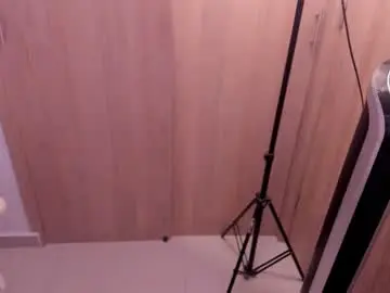 Chaturbate Adult Video Chat of d___darling