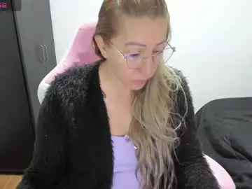 Chaturbate Nude Webcam of hottychrystal