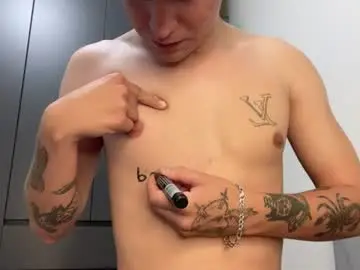 Chaturbate Live Sex Cam of kevin_martin8