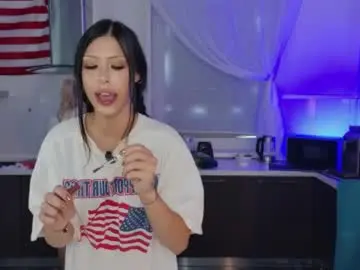 Chaturbate Live Sex Cam of oliviabr0wn