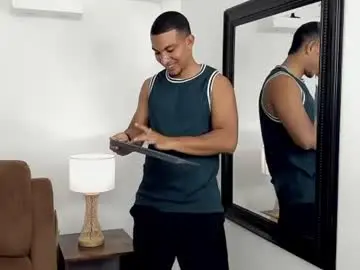 Chaturbate Live Sex Cam of chris_arthus