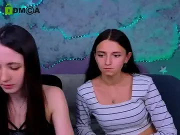 Chaturbate Sex Cam of caroline_honeyy