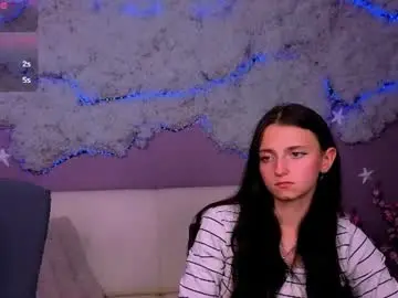 Chaturbate Live Sex Cam of caroline_honeyy