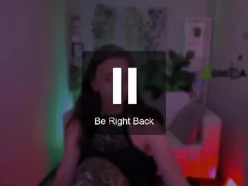 Chaturbate Live Sex Cam of caroline_honeyy