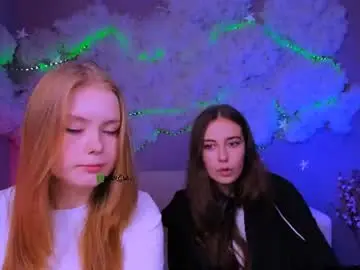 Chaturbate Sex Cam of caroline_honeyy