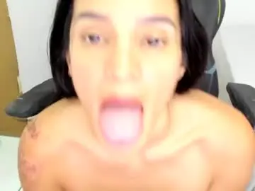 Chaturbate Live Sex of katiuska_doll_squirt