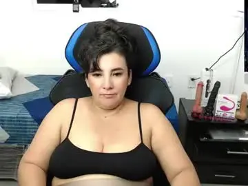 Chaturbate Live Sex Cam of mom_17