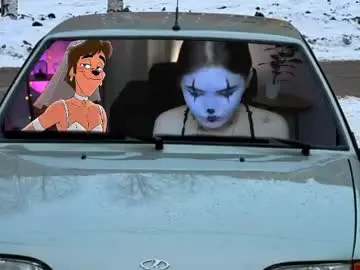 Chaturbate Live Sex Cam of dilara_xbaby