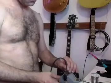 Chaturbate Live Sex Cam of flanneldong