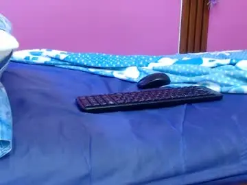Chaturbate Live Sex Cam of skinnybarbie022