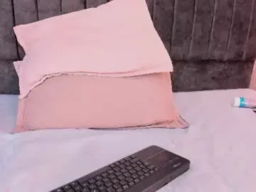 Chaturbate Free Porn Cam of lia_cherry_7