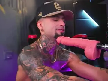Chaturbate Live Sex Cam of samuelboytattoo