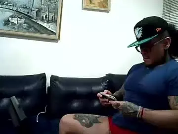 Chaturbate Live Sex Cam of ayrton_naffah2