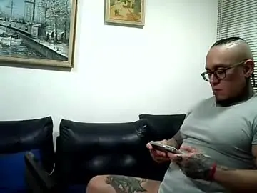 Chaturbate Adult Video Chat of ayrton_naffah2