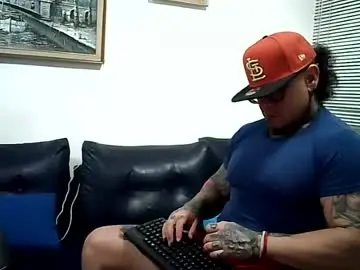 Chaturbate Live Porn of ayrton_naffah2