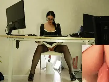 Chaturbate Watch Live Sex Cams of queenviktoria