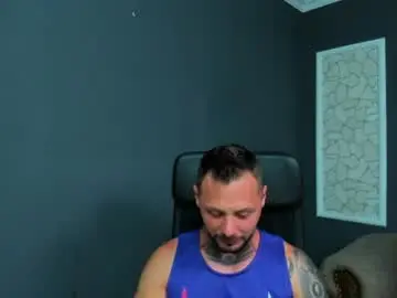 Chaturbate Live Sex Cam of brianhunts