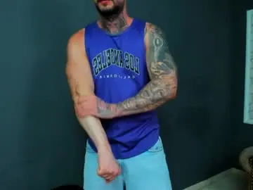 Chaturbate Live Sex Cam of brianhunts