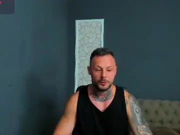 Chaturbate Live Sex Cam of brianhunts