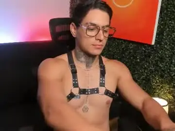 Chaturbate Watch Live Sex Cams of simon_cortes