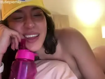 Chaturbate Sex Cam of cutiepiemiu