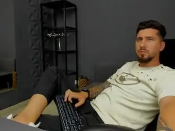 Chaturbate Live Sex Cam of loganstroud