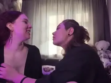 Chaturbate Best live sex cam show of lunarcouple_