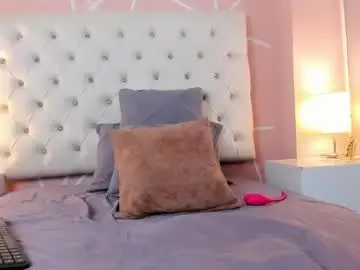 Chaturbate Live Sex Cam of rosalinda_77