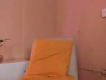 Chaturbate Live Sex Cam of rosalinda_77