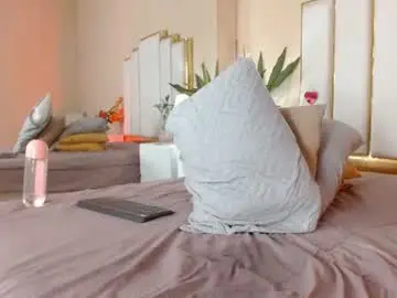 Chaturbate Watch Live Sex Cams of rosalinda_77