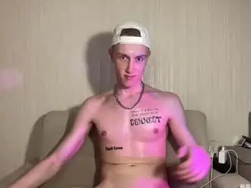 Chaturbate Live Sex Cam of travis_gracile