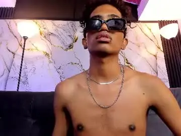 Chaturbate Adult Webcam of triiangel_latinboy