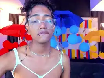 Chaturbate Sex Cam of triiangel_latinboy