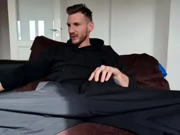 Chaturbate Best live sex cam show of bigwhitecock_1989
