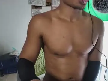 Chaturbate Sex Cam of lightskinbeachboy
