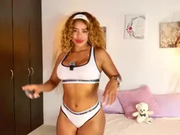 Chaturbate Live Sex Cam of sarah__cinnamon