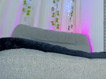 Chaturbate Live Sex Cam of adelinaconte1