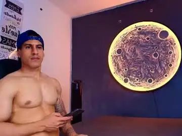 Chaturbate Live Sex Cam of duran_dhikol1