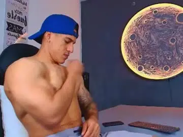 Chaturbate Live Sex Cam of duran_dhikol1