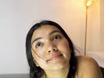 Chaturbate Adult Video Chat of emi_latingirl