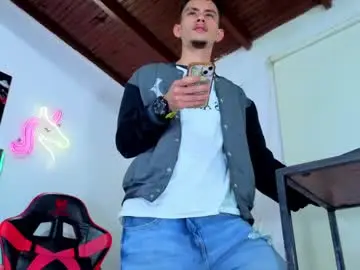 Chaturbate Sex Cam of i_am_kelvis_